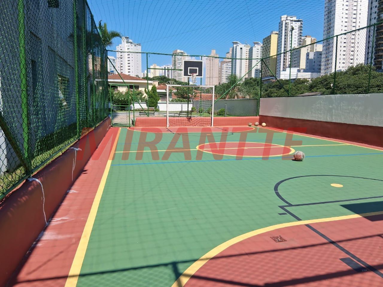 Apartamento de 96m² com 3 quartos em Água Fria