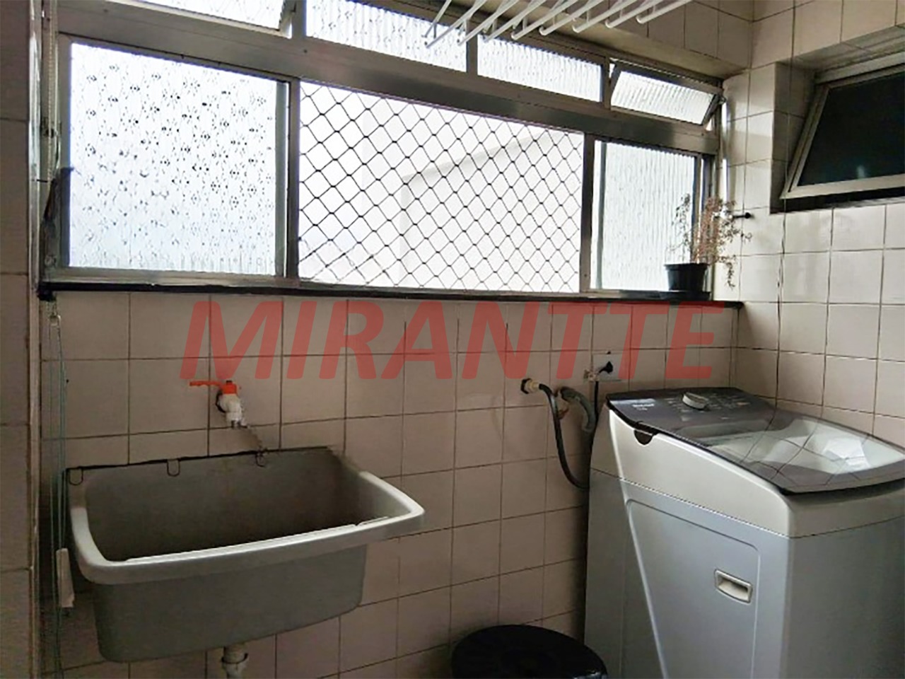 Apartamento de 96m² com 3 quartos em Água Fria