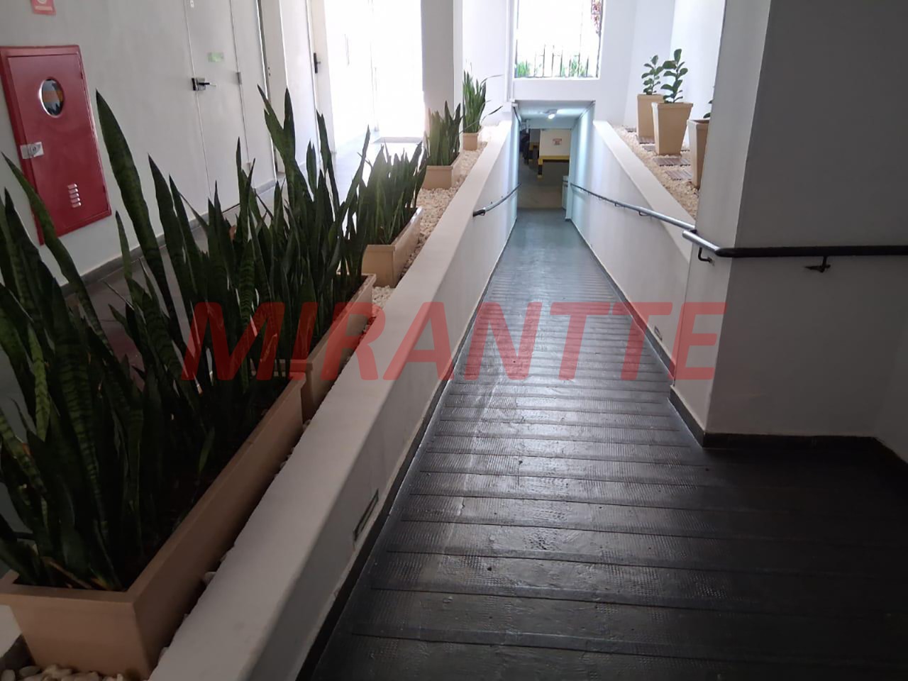 Apartamento de 96m² com 3 quartos em Água Fria