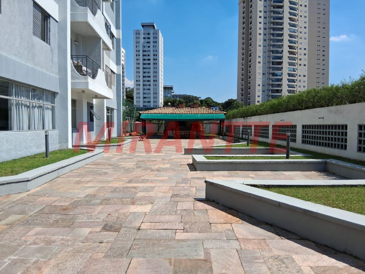 Apartamento de 96m² com 3 quartos em Água Fria