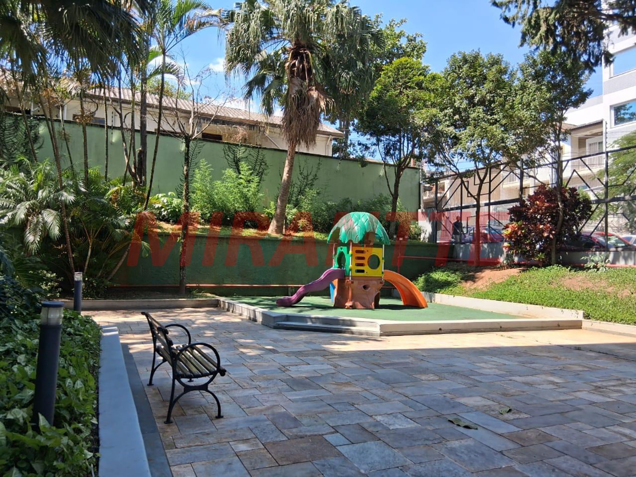 Apartamento de 96m² com 3 quartos em Água Fria