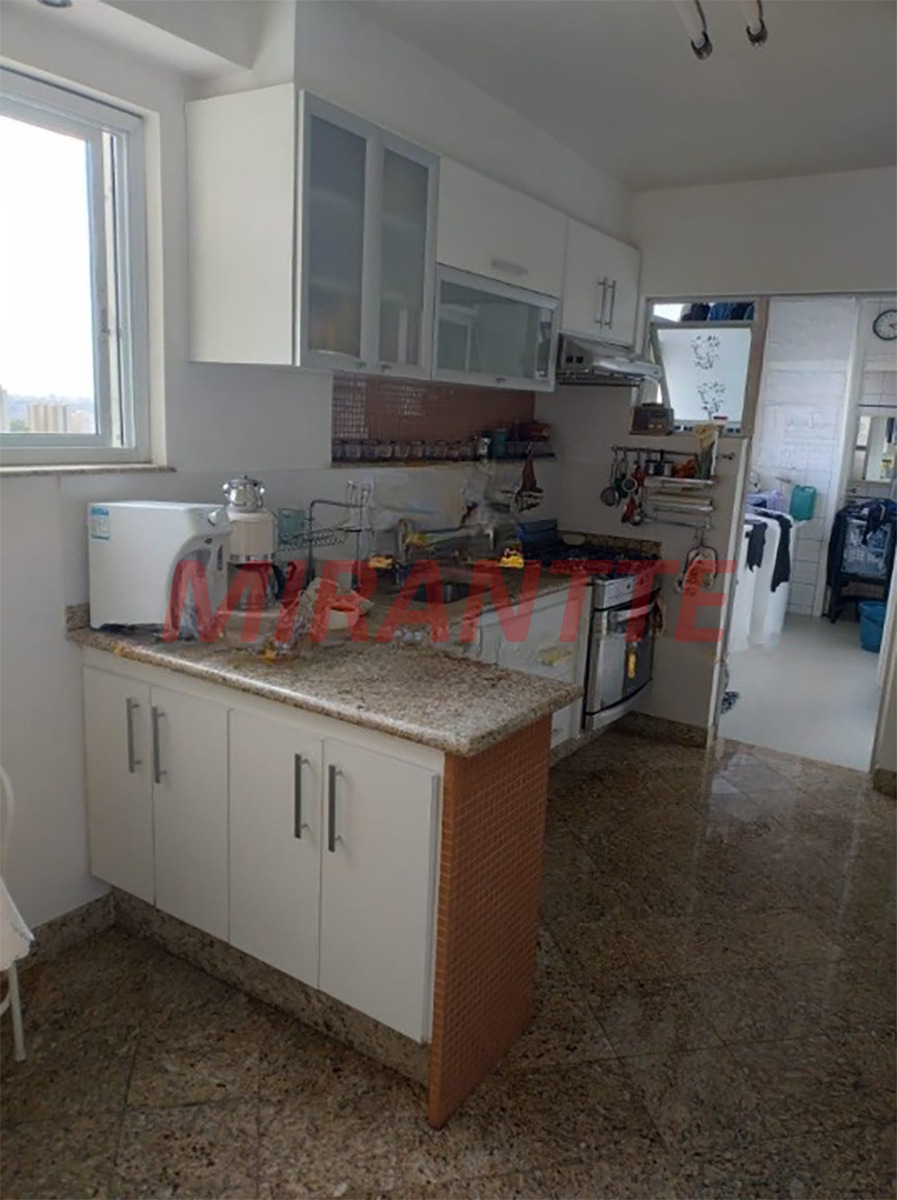 Apartamento de 170m² com 3 quartos em Água Fria