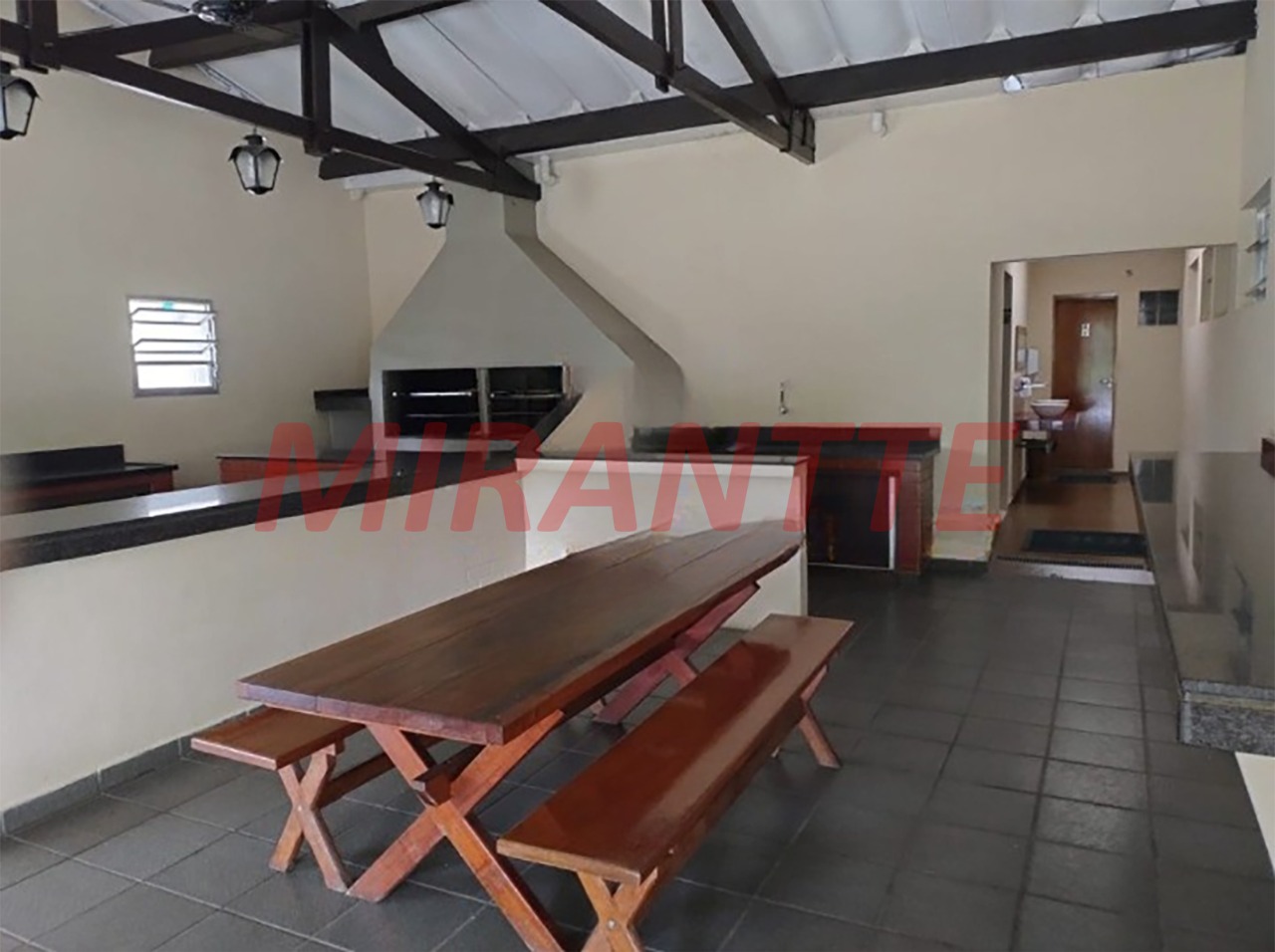 Apartamento de 170m² com 3 quartos em Água Fria