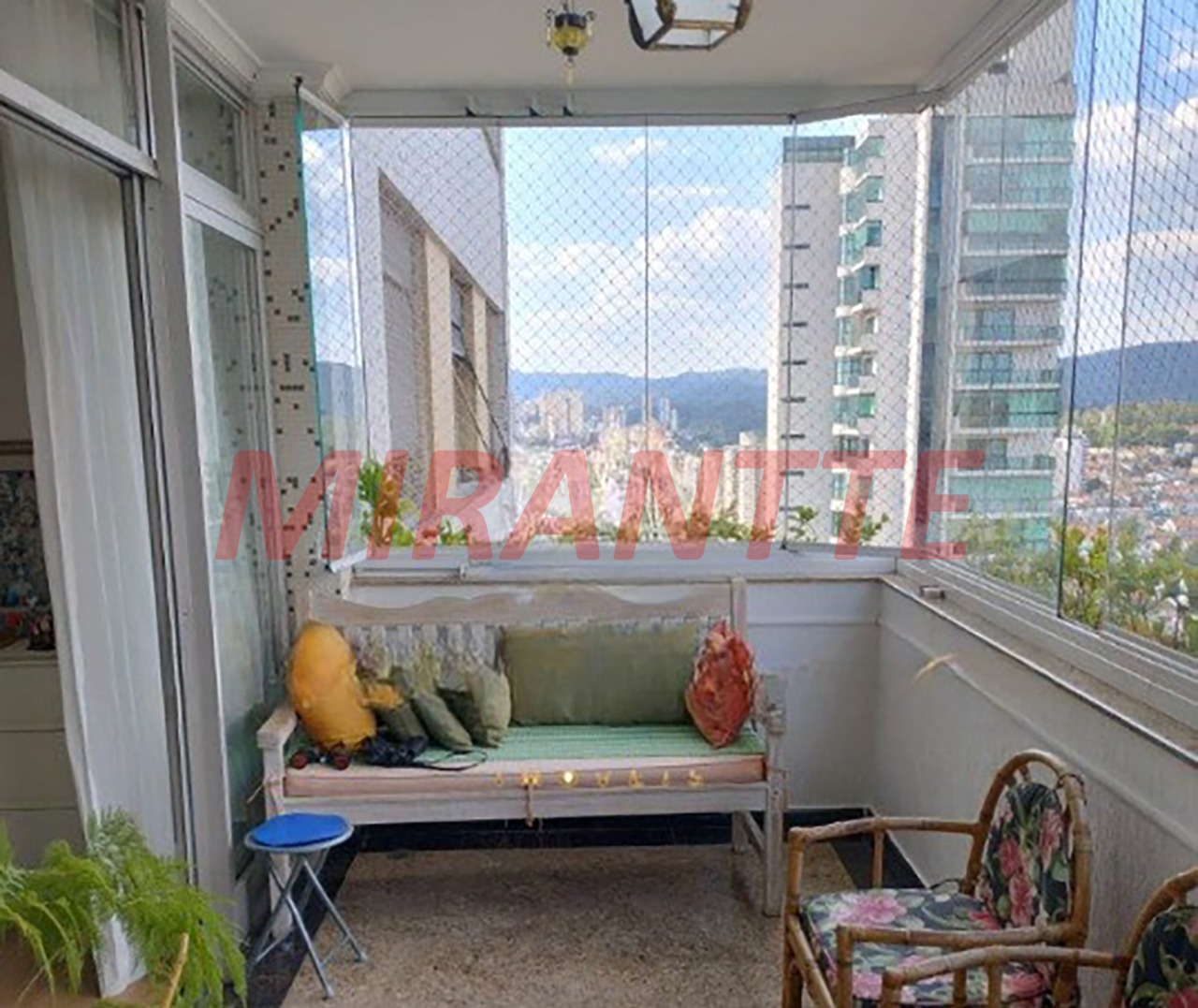 Apartamento de 170m² com 3 quartos em Água Fria