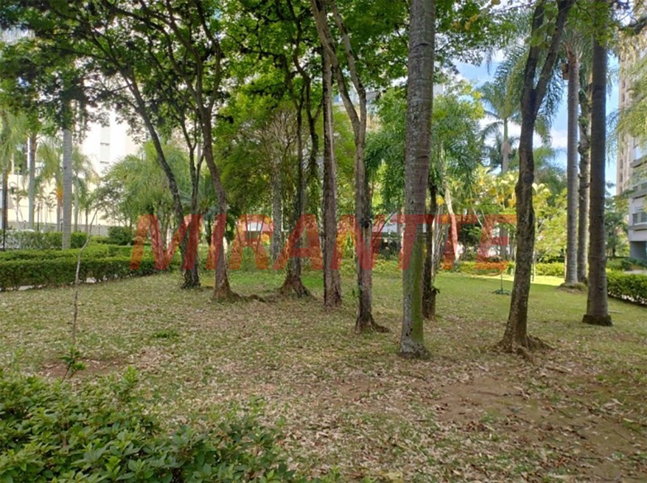 Apartamento de 170m² com 3 quartos em Água Fria