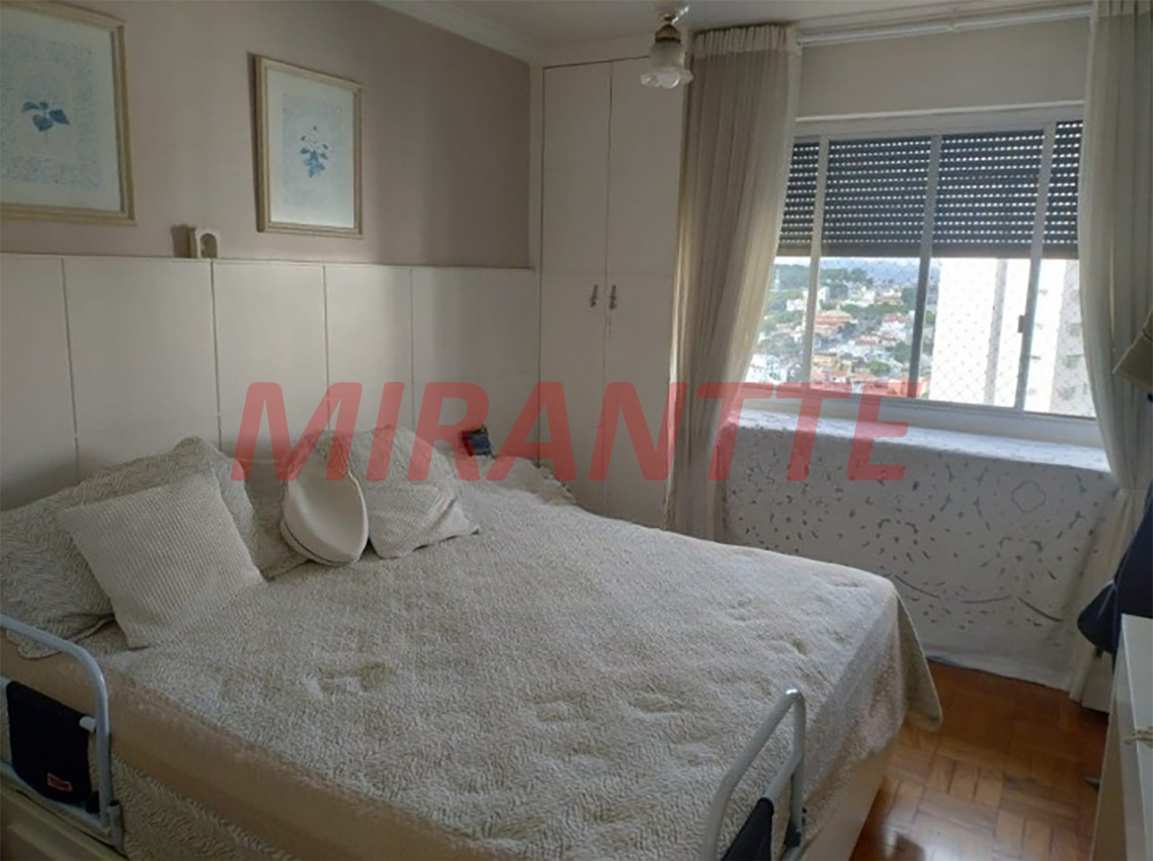 Apartamento de 170m² com 3 quartos em Água Fria