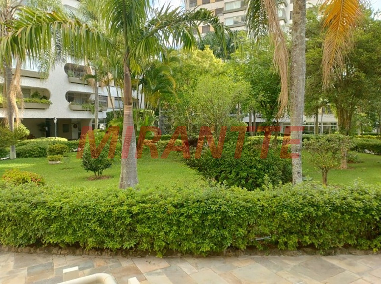 Apartamento de 170m² com 3 quartos em Água Fria
