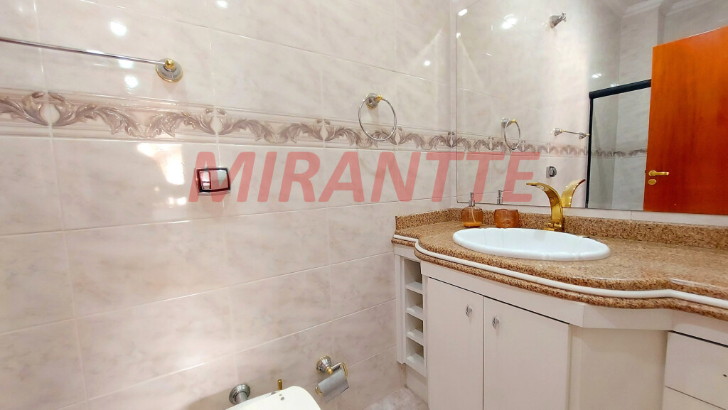 Sobrado de 372m² com 3 quartos em Tremembe