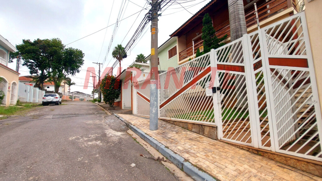 Sobrado de 372m² com 3 quartos em Tremembe
