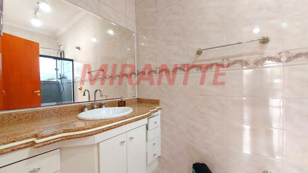 Sobrado de 372m² com 3 quartos em Tremembe
