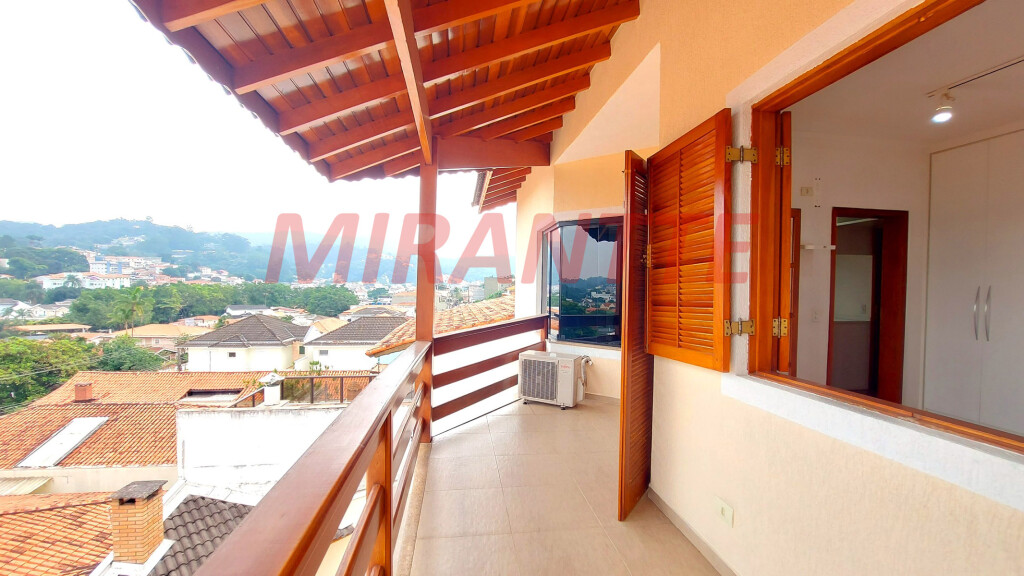 Sobrado de 372m² com 3 quartos em Tremembe