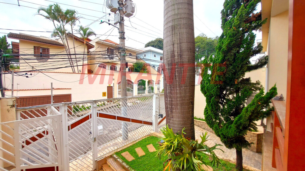 Sobrado de 372m² com 3 quartos em Tremembe
