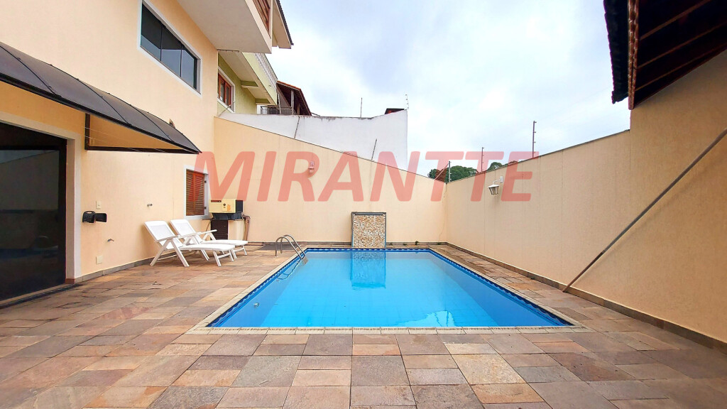 Sobrado de 372m² com 3 quartos em Tremembe