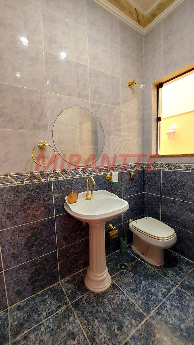 Sobrado de 372m² com 3 quartos em Tremembe