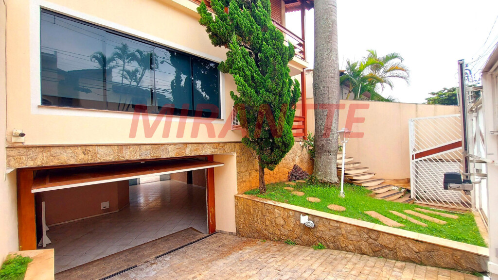 Sobrado de 372m² com 3 quartos em Tremembe