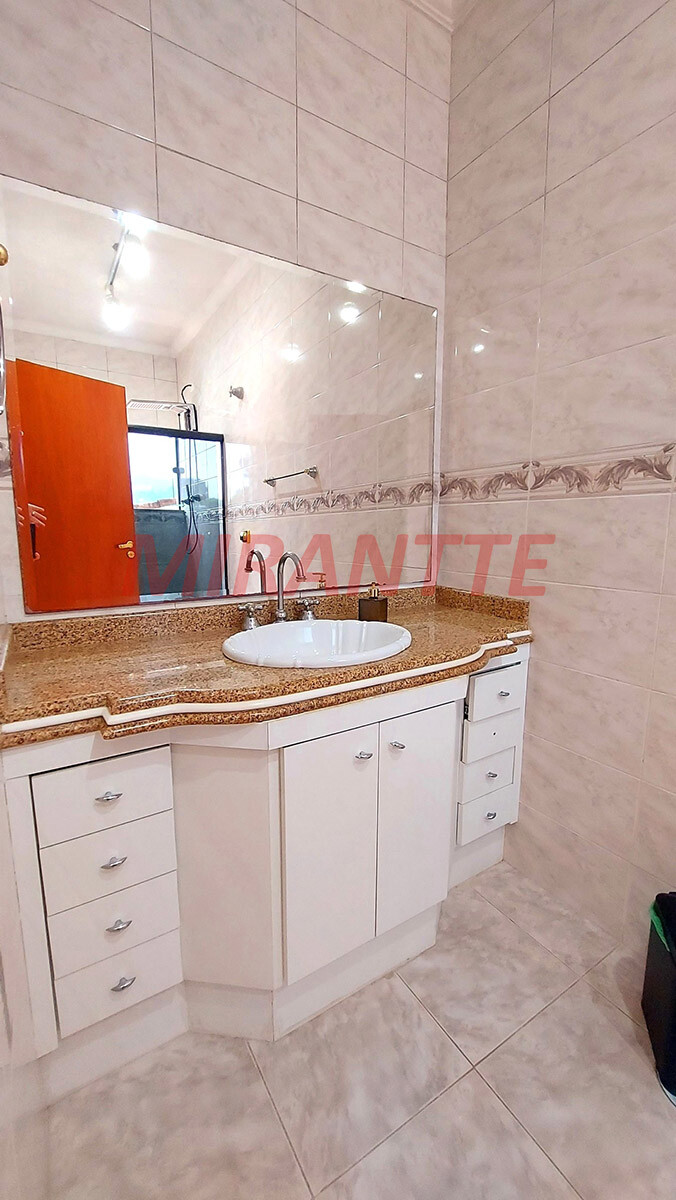 Sobrado de 372m² com 3 quartos em Tremembe
