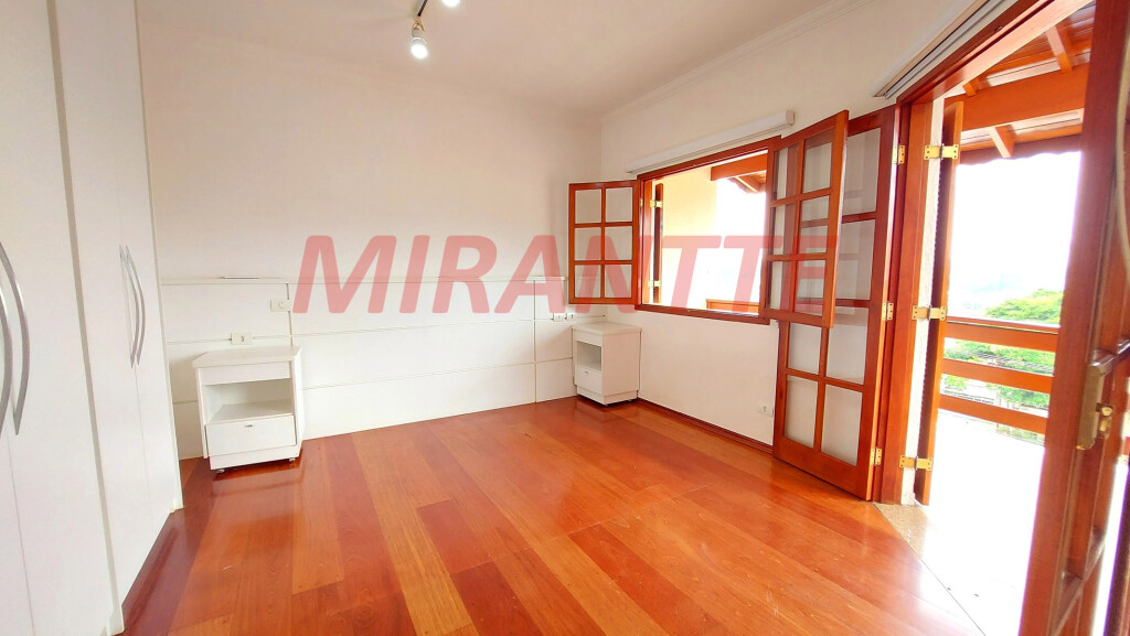 Sobrado de 372m² com 3 quartos em Tremembe