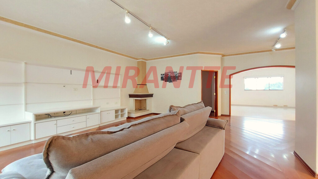 Sobrado de 372m² com 3 quartos em Tremembe