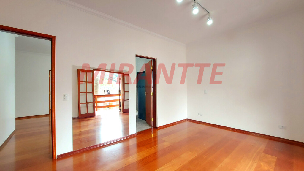 Sobrado de 372m² com 3 quartos em Tremembe