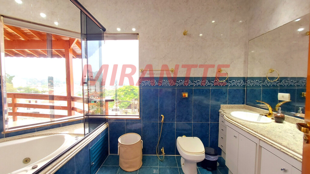 Sobrado de 372m² com 3 quartos em Tremembe