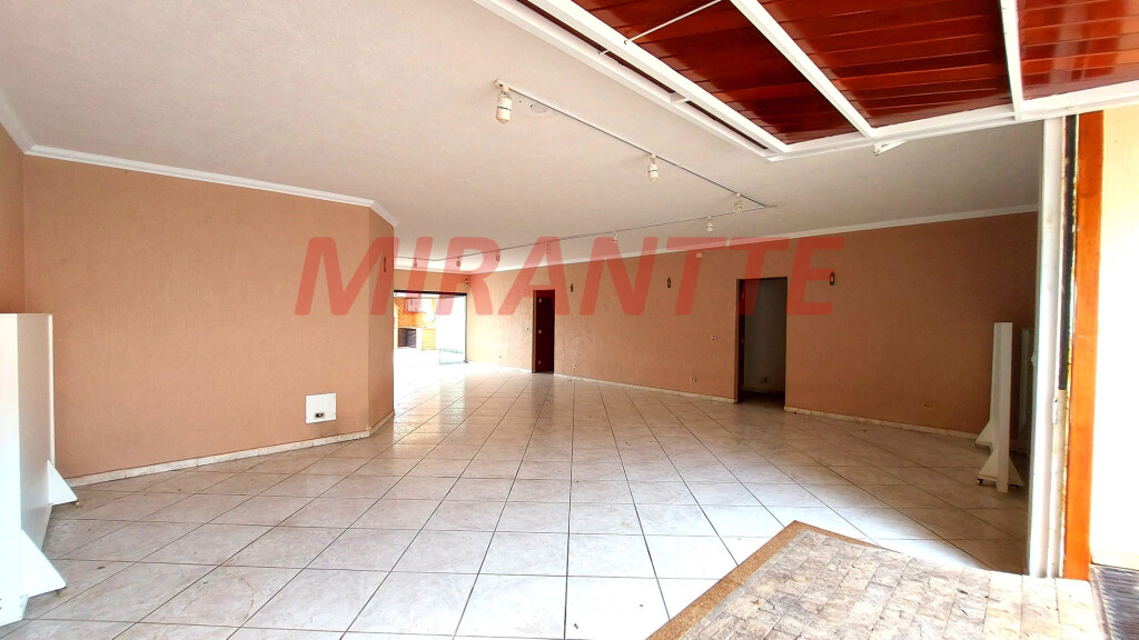 Sobrado de 372m² com 3 quartos em Tremembe