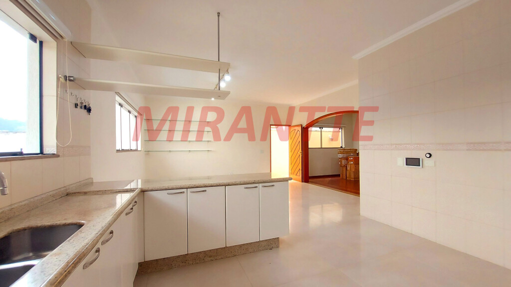 Sobrado de 372m² com 3 quartos em Tremembe