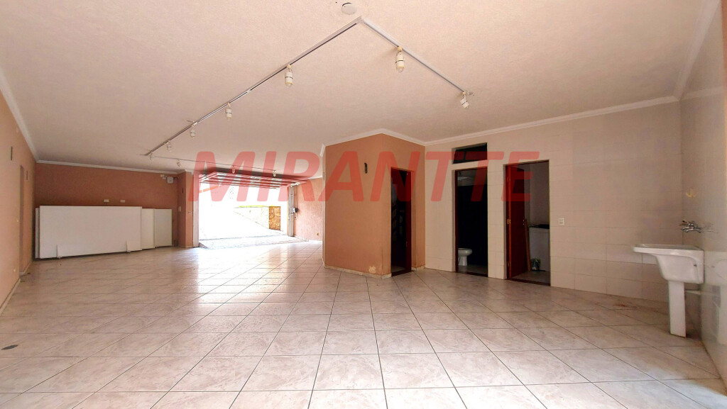 Sobrado de 372m² com 3 quartos em Tremembe