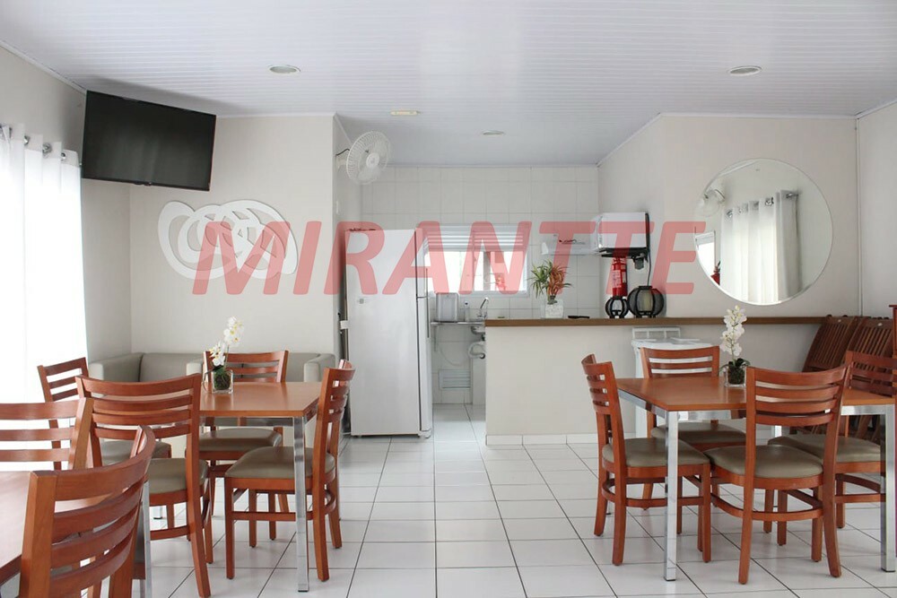 Apartamento de 45m² com 2 quartos em Jaçana