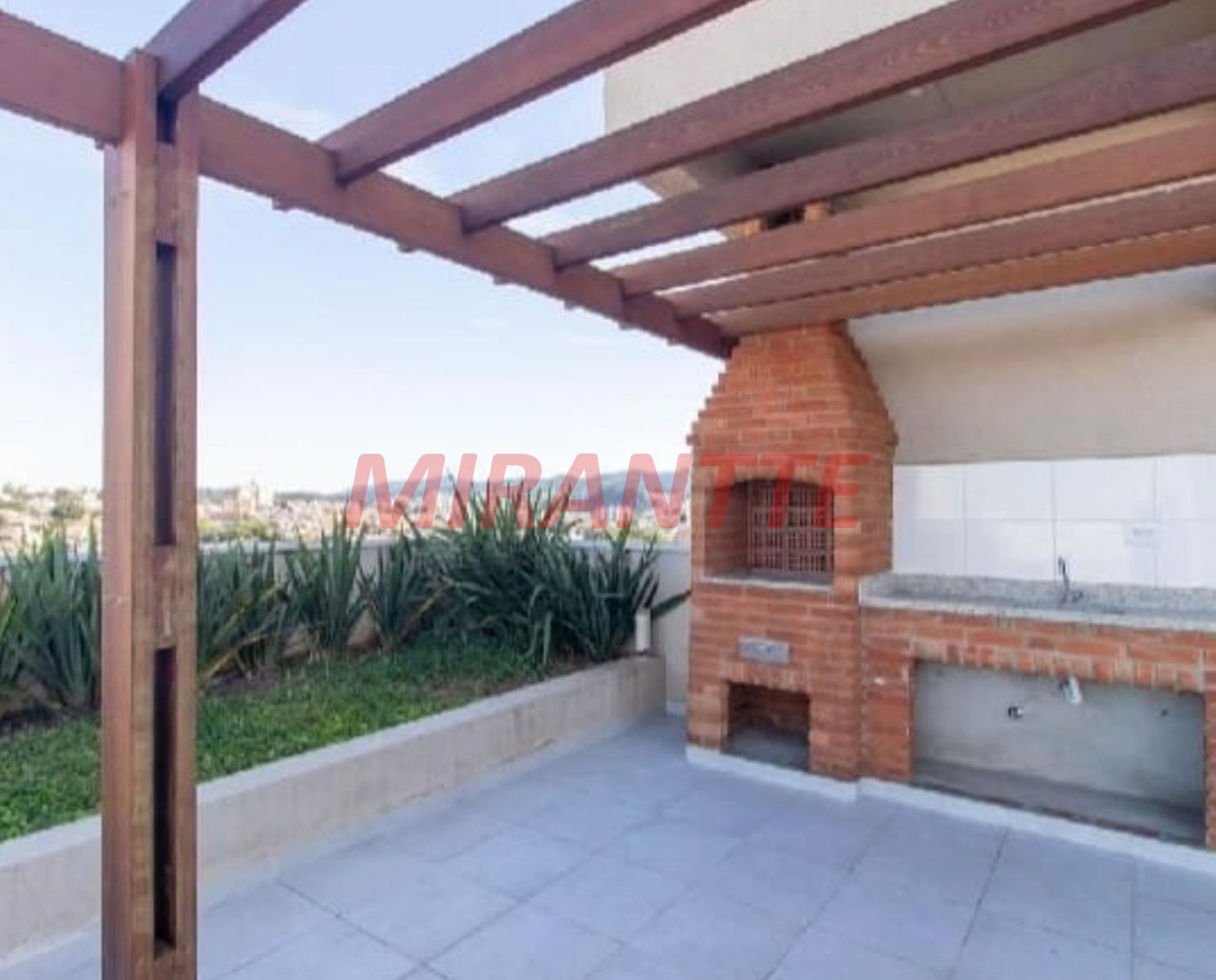 Apartamento de 43m² com 2 quartos em Jaçana