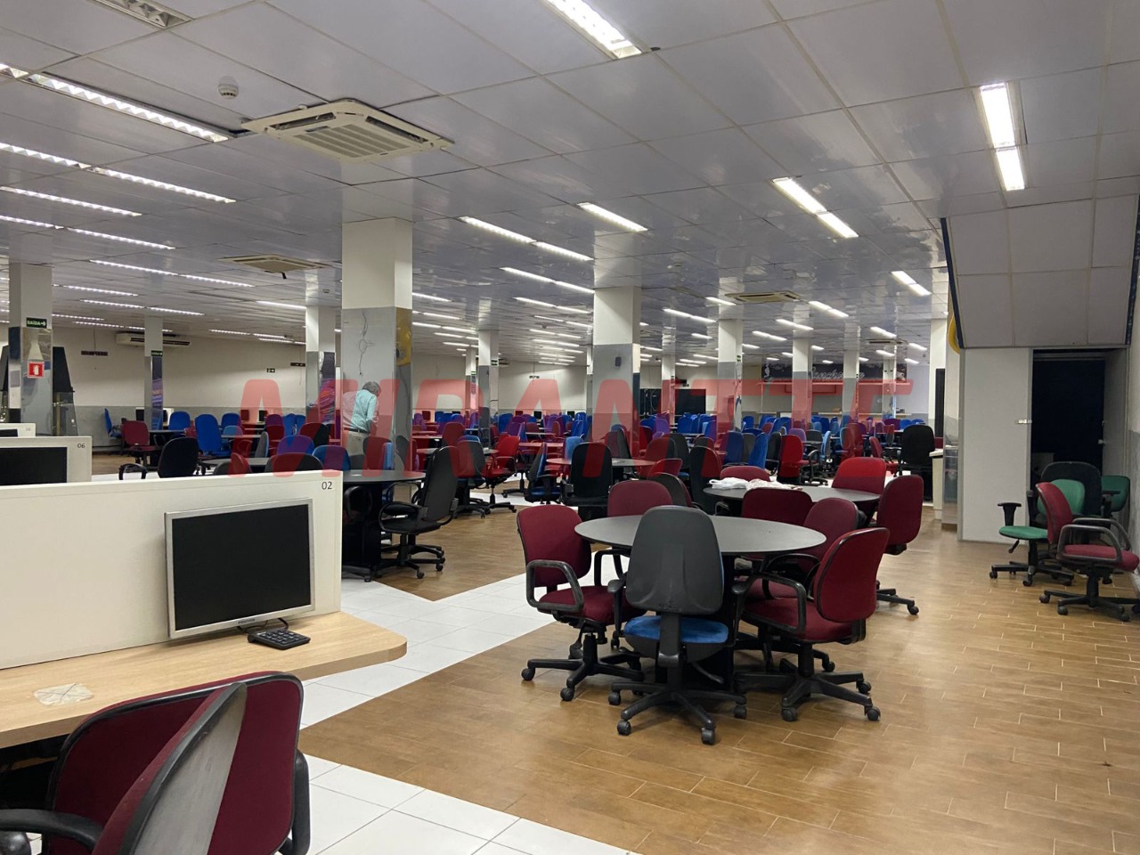 Comercial de 731m² em Freguesia do Ó
