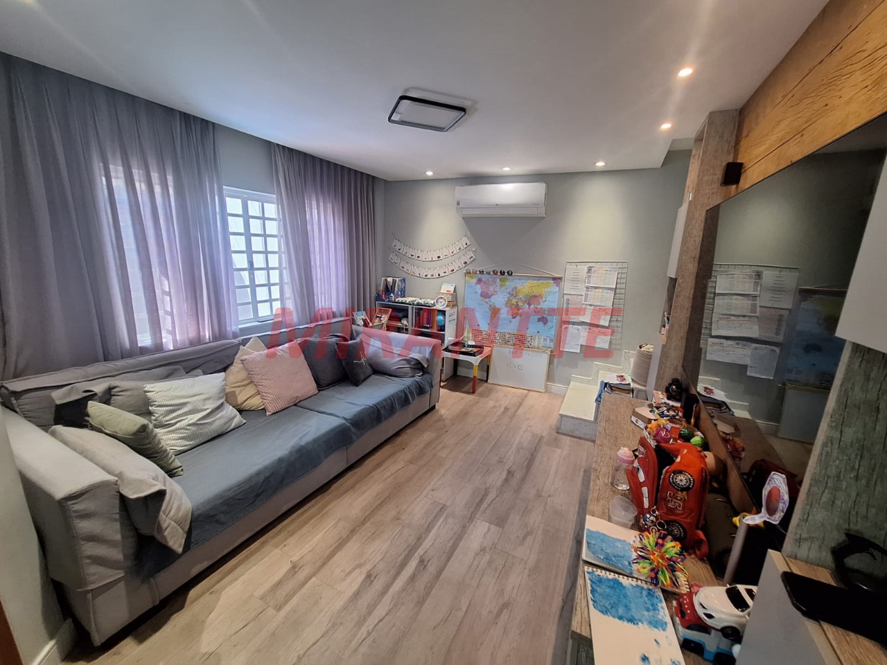 Sobrado de 144m² com 3 quartos em Santa Teresinha