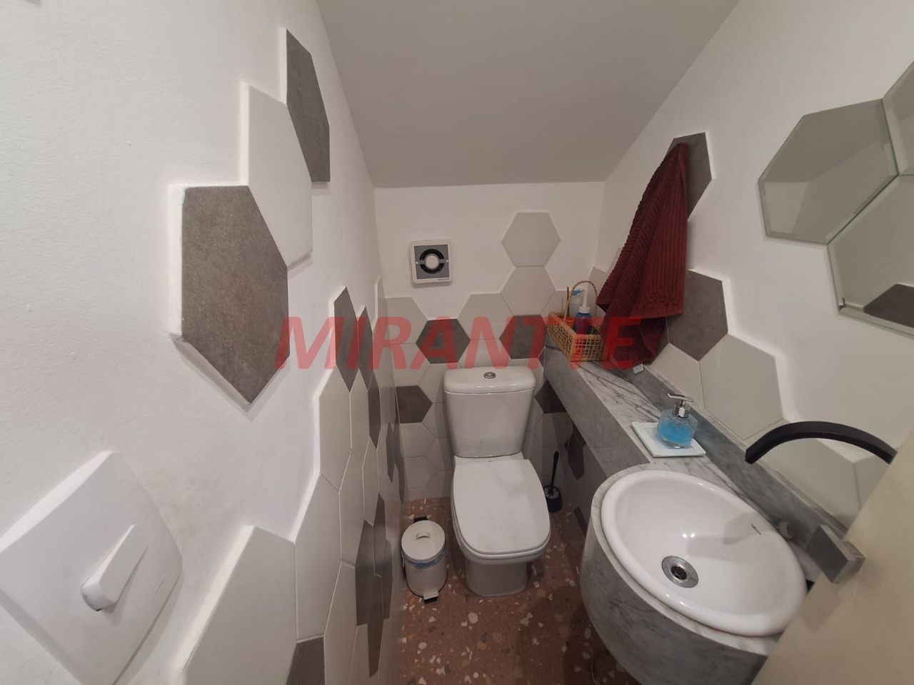 Sobrado de 144m² com 3 quartos em Santa Teresinha