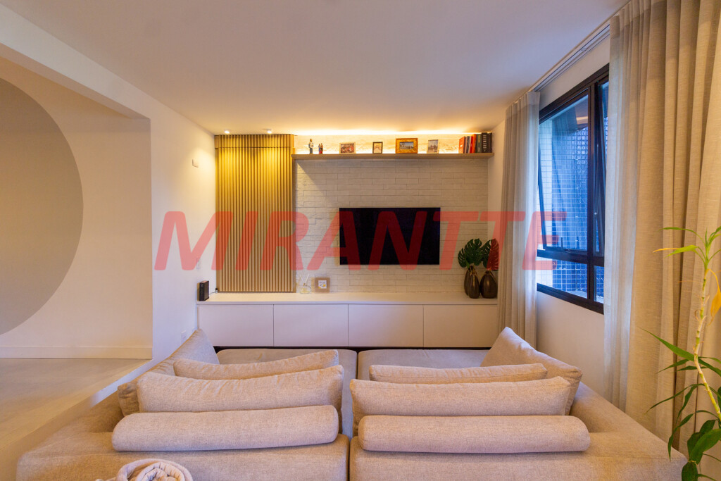 Apartamento de 212m² com 4 quartos em Santana