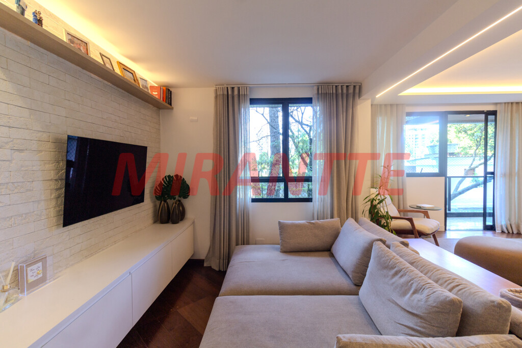 Apartamento de 212m² com 4 quartos em Santana