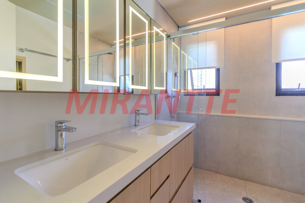 Apartamento de 212m² com 4 quartos em Santana