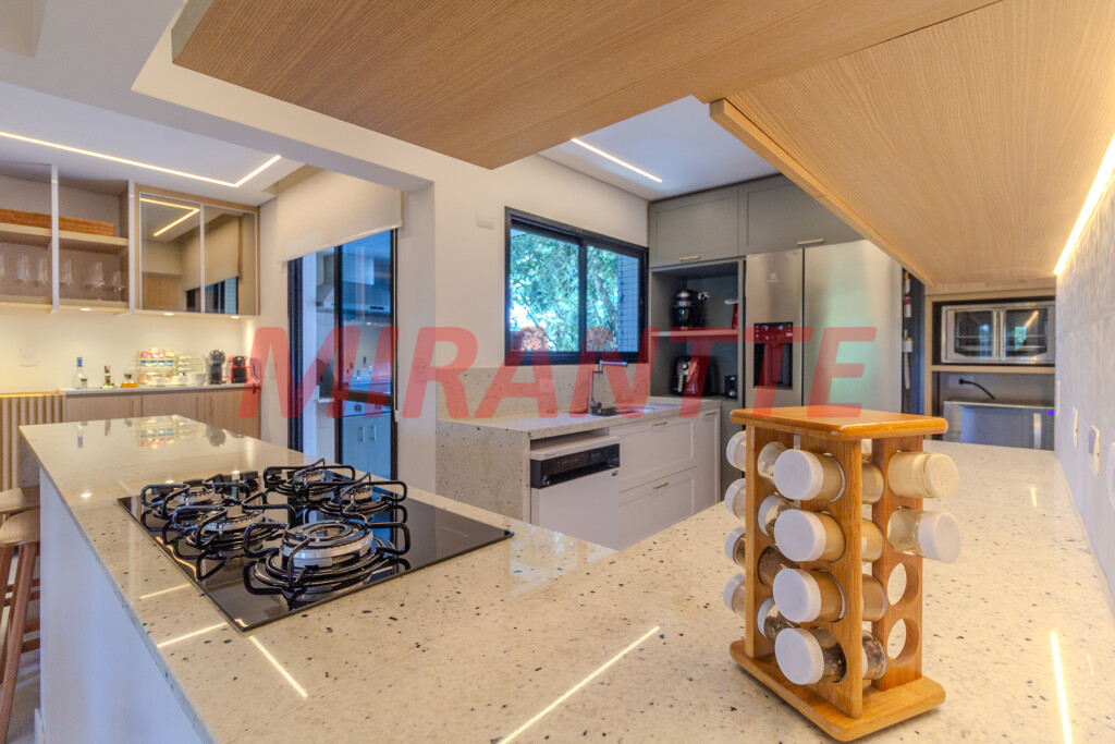 Apartamento de 212m² com 4 quartos em Santana