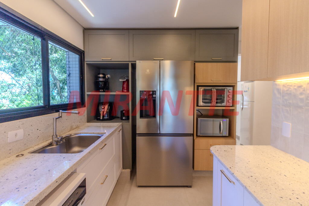 Apartamento de 212m² com 4 quartos em Santana