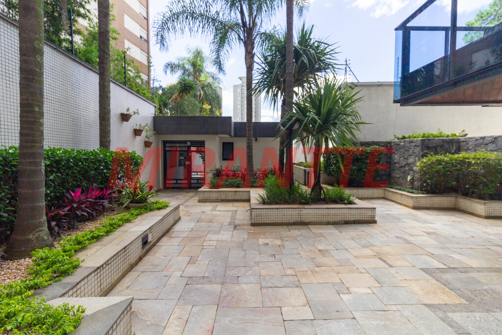 Apartamento de 212m² com 4 quartos em Santana