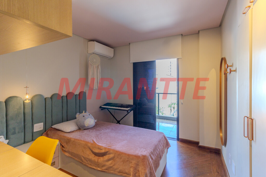 Apartamento de 212m² com 4 quartos em Santana