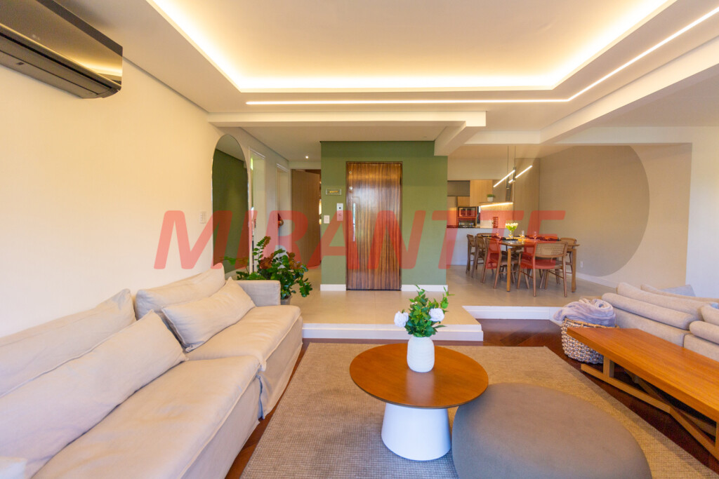 Apartamento de 212m² com 4 quartos em Santana