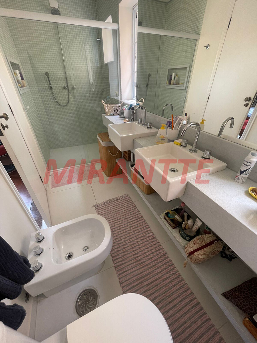 Sobrado de 172m² com 3 quartos em Horto Florestal