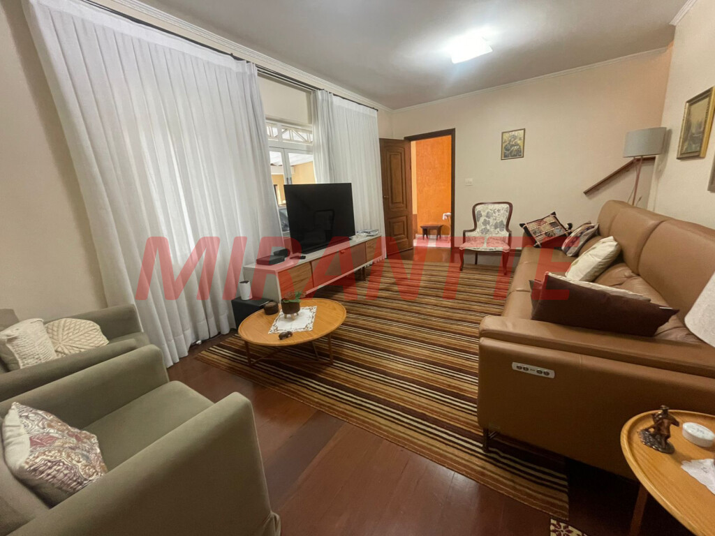 Sobrado de 172m² com 3 quartos em Horto Florestal