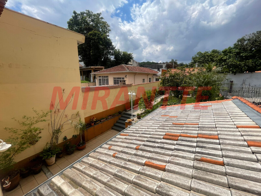 Sobrado de 172m² com 3 quartos em Horto Florestal