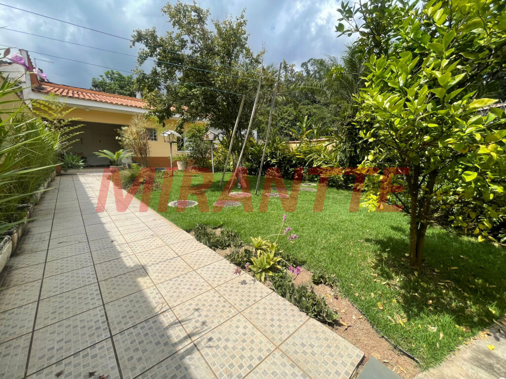 Sobrado de 172m² com 3 quartos em Horto Florestal