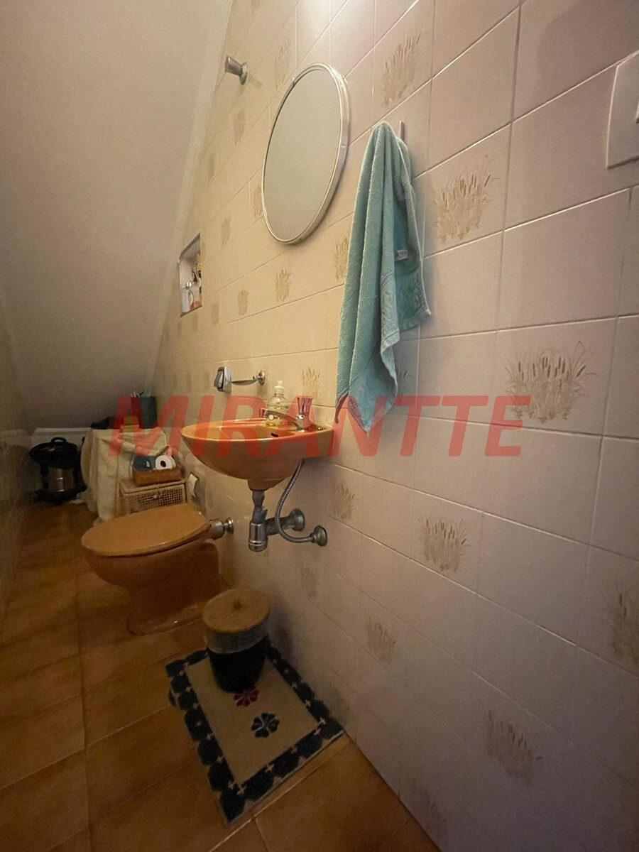 Sobrado de 172m² com 3 quartos em Horto Florestal