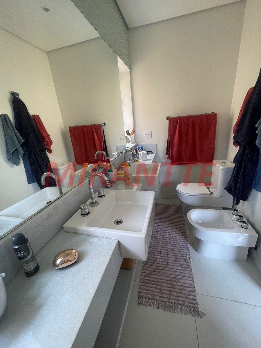 Sobrado de 172m² com 3 quartos em Horto Florestal