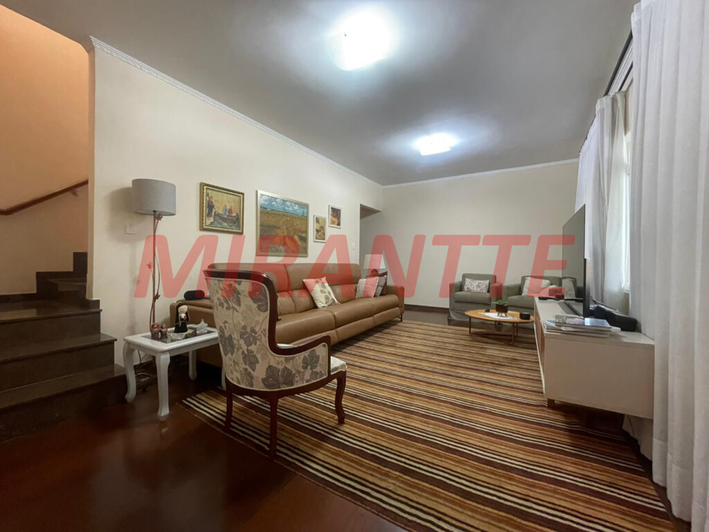 Sobrado de 172m² com 3 quartos em Horto Florestal