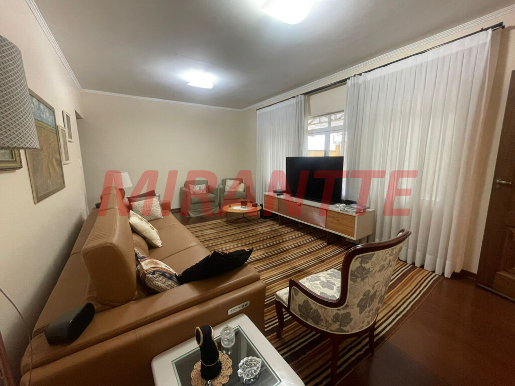Sobrado de 172m² com 3 quartos em Horto Florestal