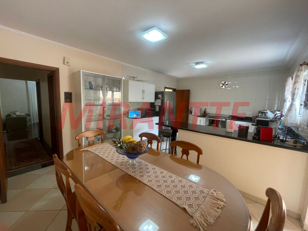 Sobrado de 172m² com 3 quartos em Horto Florestal