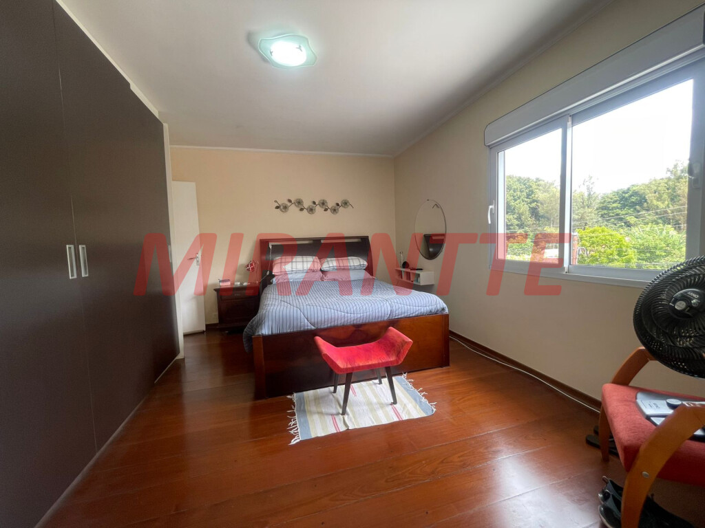 Sobrado de 172m² com 3 quartos em Horto Florestal
